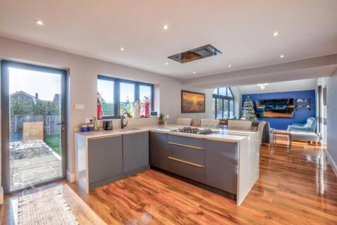 11 Homecroft (26).jpg