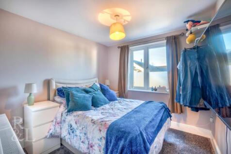 11 Homecroft (16).jpg