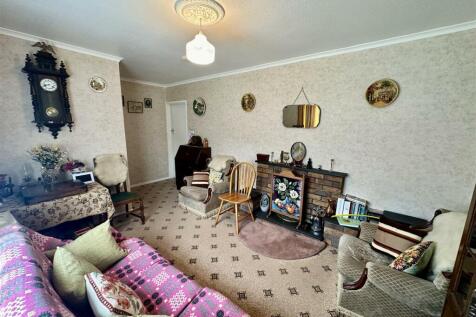 Front Lounge / Living Room