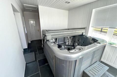 JACUZZI ROOM