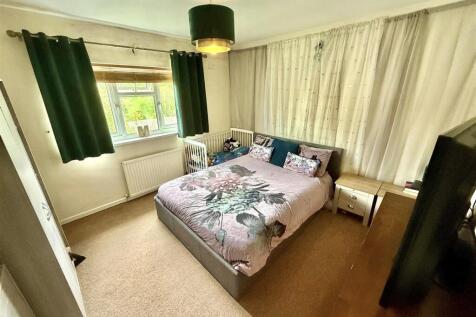 Bedroom 1 - Rear Master