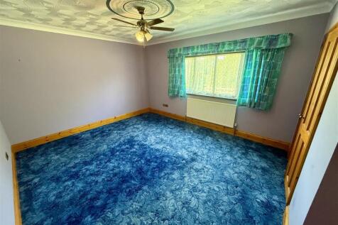 Bedroom 1 - Rear Double