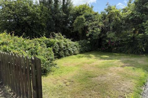 Lawned Gardens