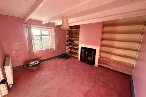 Sitting Room / Bedroom 1