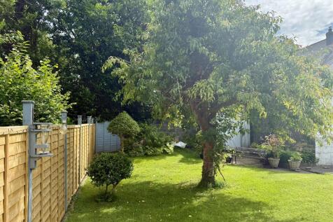 Lawned Gardens