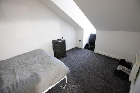 26 Queens Bedroom...