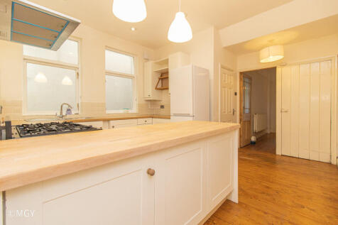 102 Clive Road-04