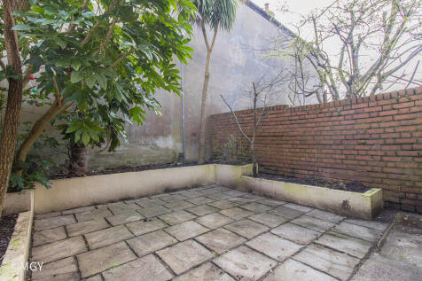 102 Clive Road-23
