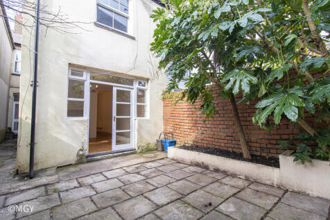 102 Clive Road-24