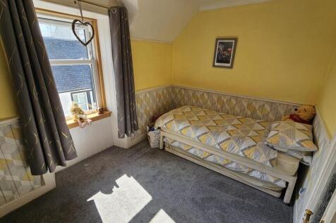 bedroom 2.jpeg