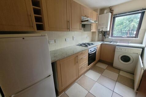 Kitchen 2.jpg