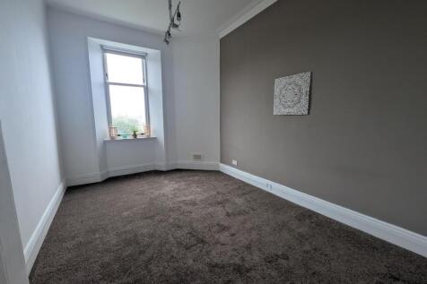 Bedroom 2 (2).jpg
