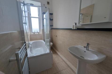 bathroom 2.jpg