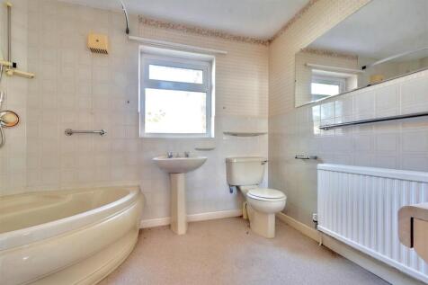 Bathroom_1.jpeg
