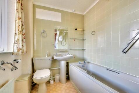 Bathroom_2.jpeg