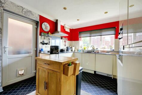 Kitchen_2.jpeg