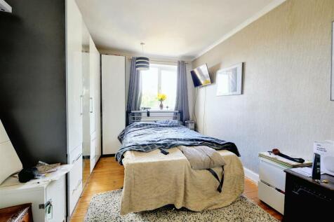 Bedroom 1.jpeg