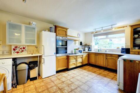 Kitchen_1.jpeg