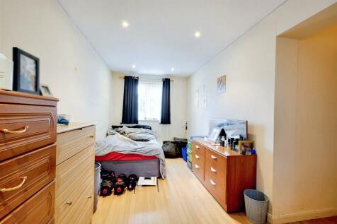 Bedroom 2_1.jpeg