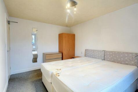 Bedroom_2.jpeg