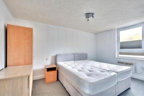 Bedroom_2.jpeg