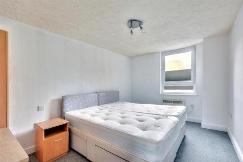 Bedroom_1.jpeg