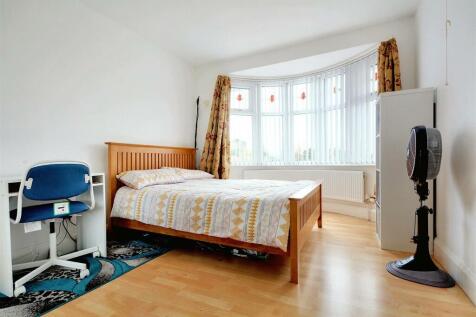 Bedroom One_3.jpeg