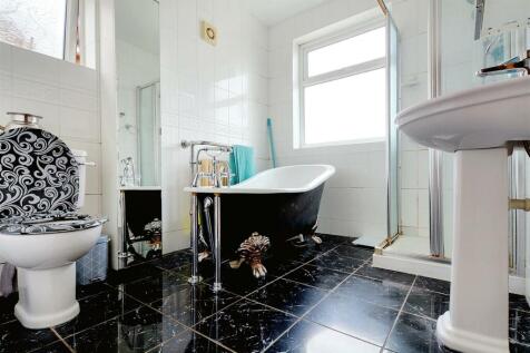 Bathroom_2.jpeg