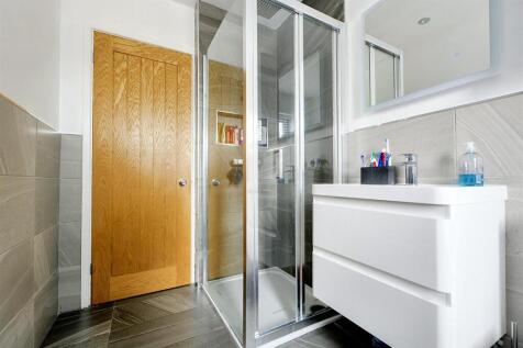 Shower Room_4.jpeg