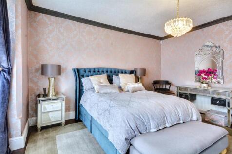 Bedroom One_5.jpeg