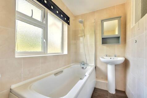 Bathroom_2.jpeg