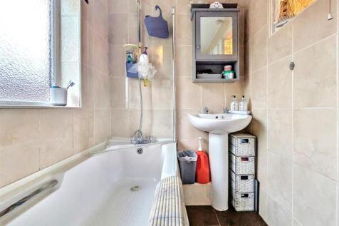 Bathroom_2.jpeg