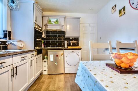 Kitchen_3.jpeg