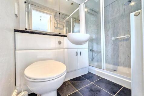 Ensuite.jpeg