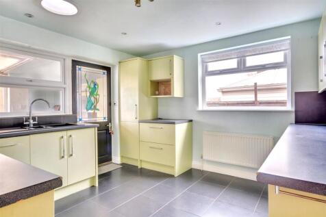 Kitchen_1.jpeg