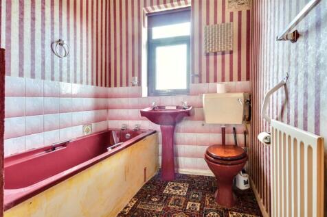 Bathroom.jpeg