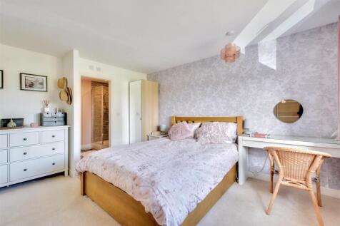 Bedroom One_3.jpeg