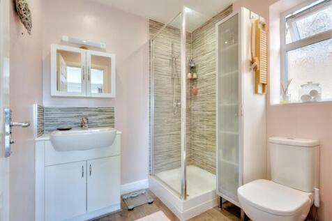 Ensuite.jpeg