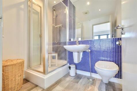 Ensuite.jpeg