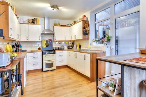 Kitchen_1.jpeg