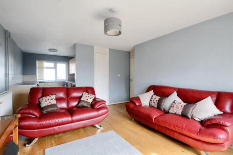Living Room_1.jpeg