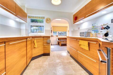 Kitchen_1.jpeg