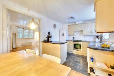Kitchen_2.jpeg