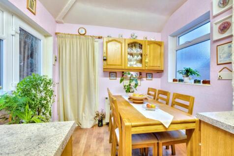 Kitchen_4.jpeg