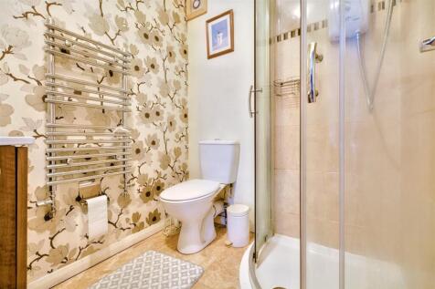 Ensuite.jpeg