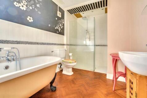 Bathroom_ (2).jpeg