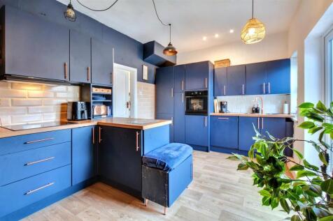 Kitchen_4.jpeg
