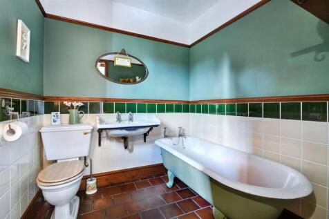 Bathroom.jpeg