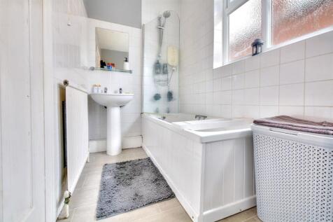 Bathroom_2.jpeg