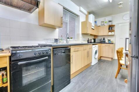 Kitchen_2.jpeg